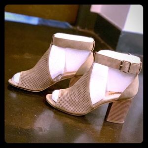 Beige/Taupe heels